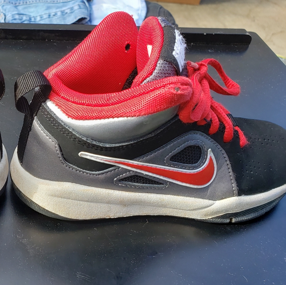 NIKE HIGH TOPS